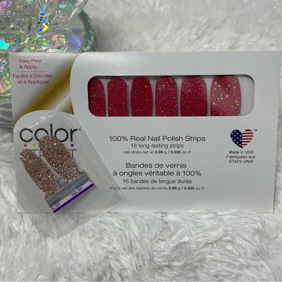 Color Street | Cran-apple Sprit z cranberry red with chunky gold flakes nail set - Picture 4 of 11